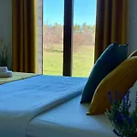 Bed and breakfast Tenger-szem Panzió és Lovasudvar Zánka