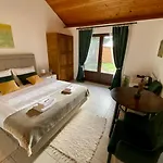 Tenger-szem Panzió és Lovasudvar 4*