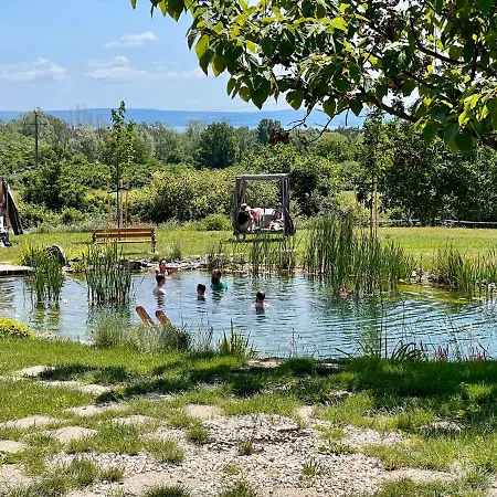 Tenger-szem Panzio Es Lovasudvar Bed & Breakfast