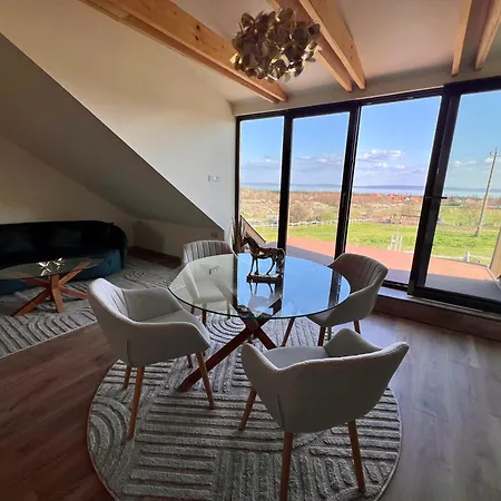Tenger-szem Panzio Es Lovasudvar Bed & Breakfast 4*