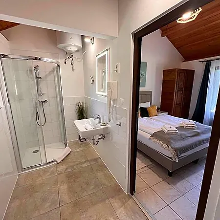 Bed & Breakfast Tenger-szem Panzió és Lovasudvar